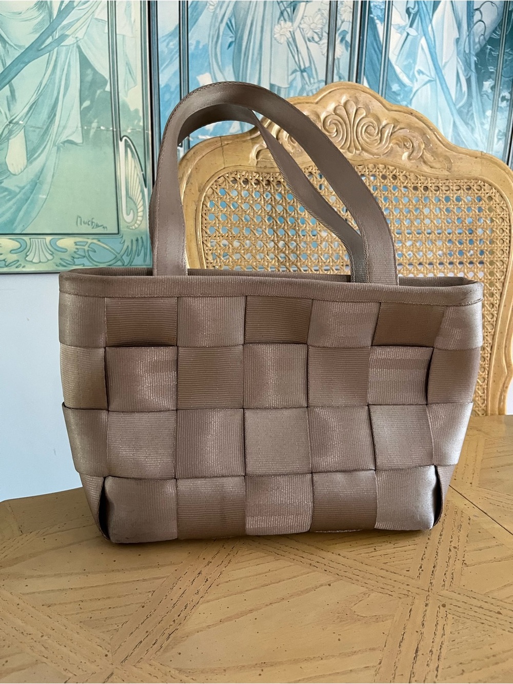 Harvey’s Seatbelt Bag Champagne Golden Beige Snap Top Tote Bag Handbag